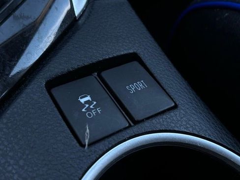 Used 2017 Toyota Corolla L image 35