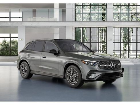 Used 2023 Mercedes-Benz GLC 300 4MATIC image 11