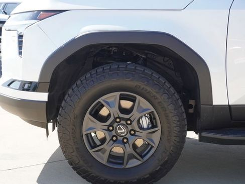 Used 2025 Lexus GX 550 AWD/4WD image 5