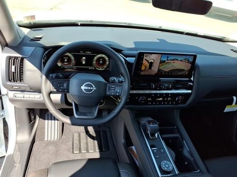 New 2026 Nissan Pathfinder SL AWD/4WD image 9