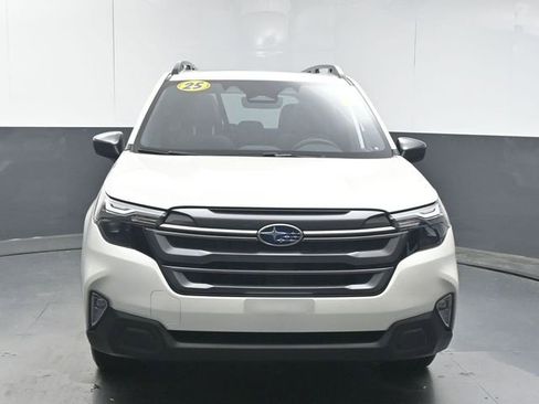 Used 2025 Subaru Forester Premium w/ Convenience Package #1 AWD/4WD image 3