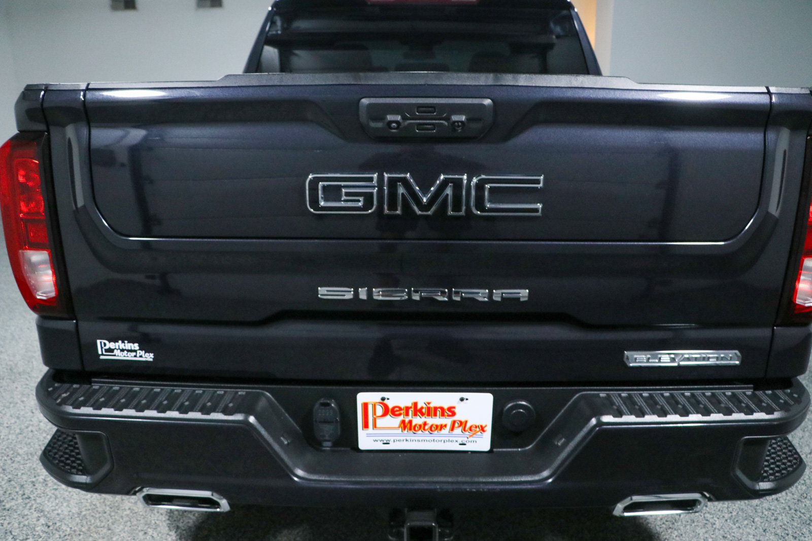 Used 2022 GMC Sierra 1500 Elevation AWD/4WD image 9