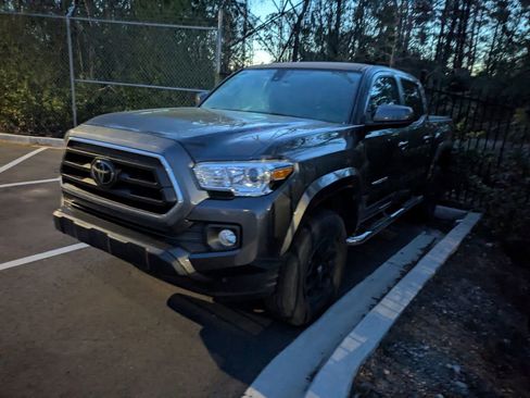 Used 2021 Toyota Tacoma SR5 image 4
