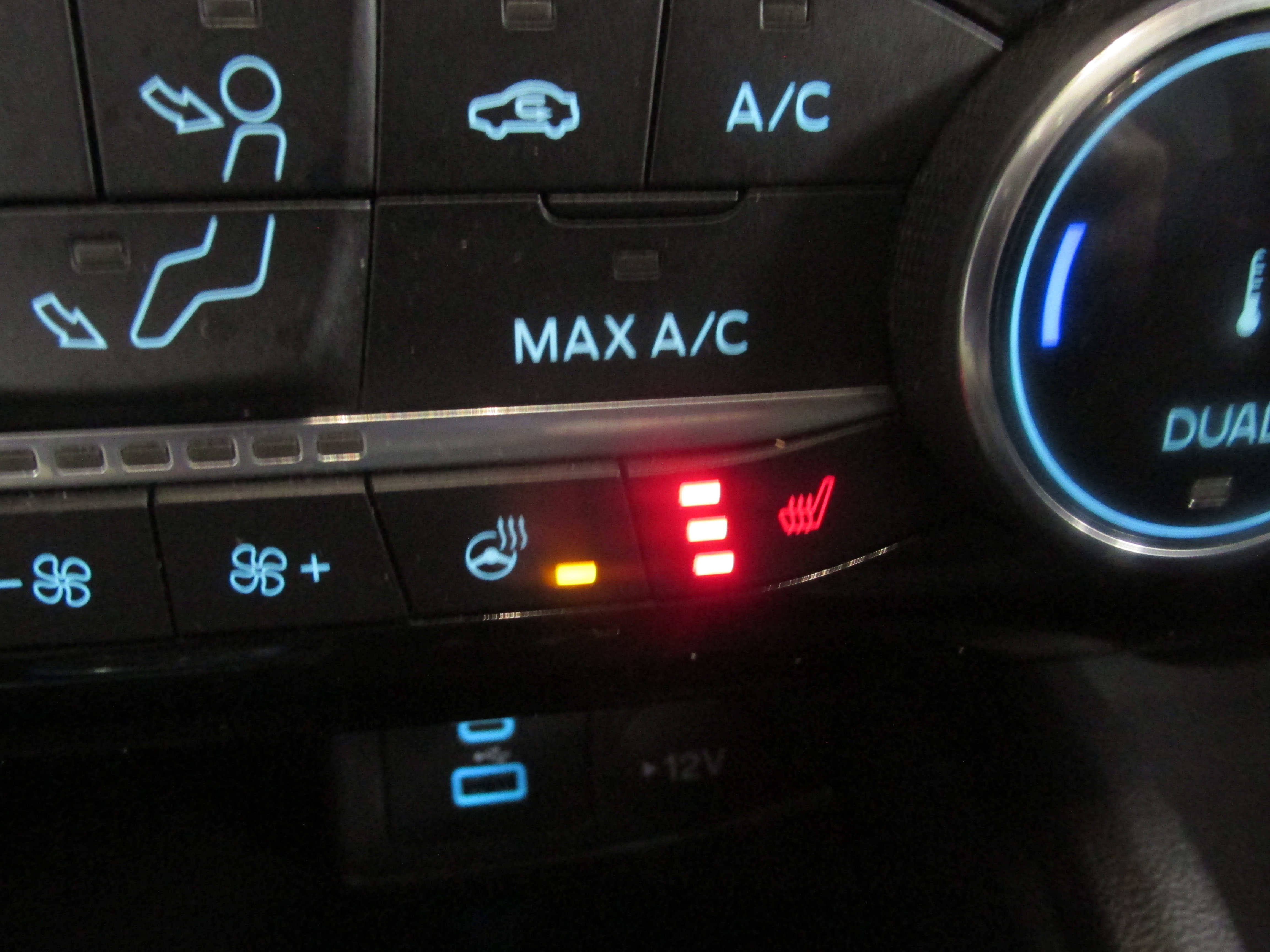 Used 2022 Ford Escape SEL w/ SEL Stealth AWD Package image 34