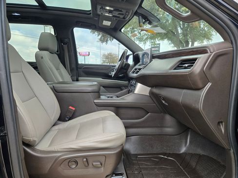 Used 2021 Chevrolet Tahoe LT w/ LT Signature Package image 29