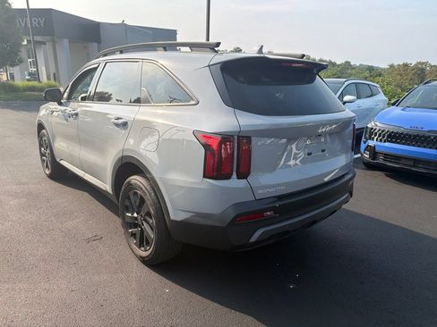 Certified 2023 Kia Sorento S w/ Panoramic Sunroof Package AWD/4WD image 5