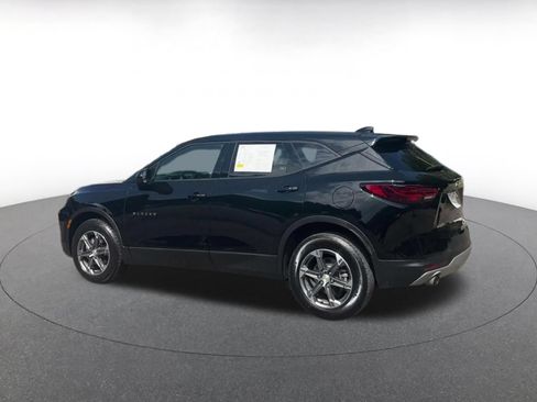 Used 2025 Chevrolet Blazer LT FWD image 8