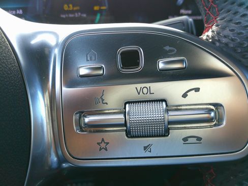 Used 2023 Mercedes-Benz GLB 250 image 19