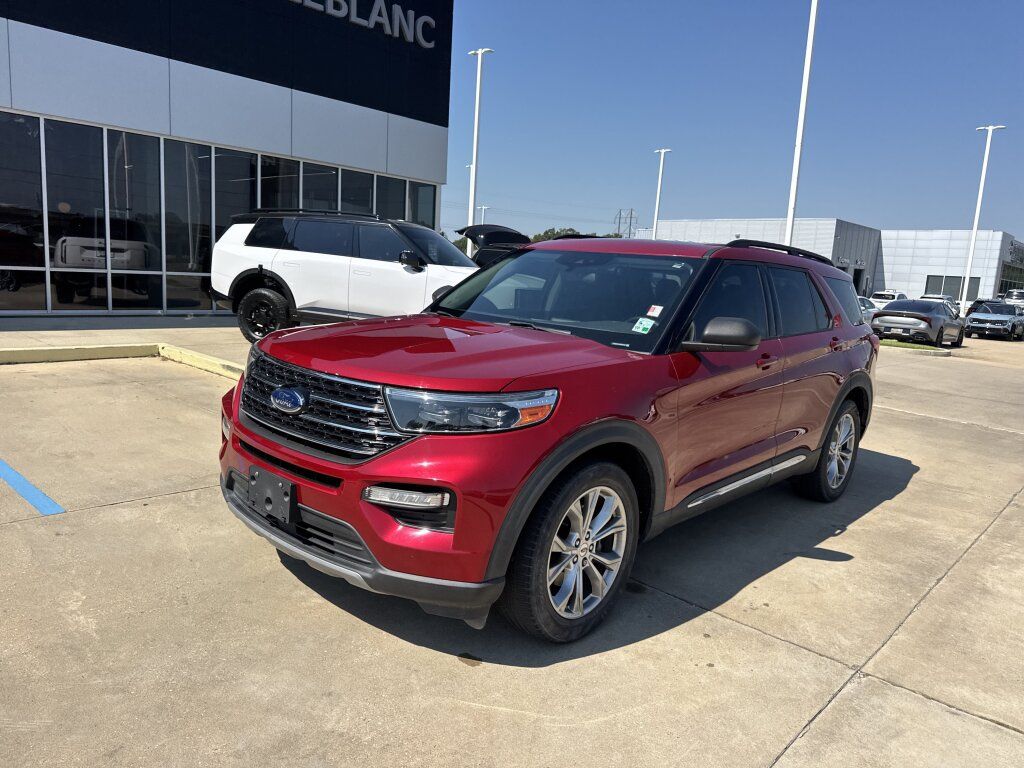 Used 2020 Ford Explorer XLT w/ Equipment Group 202A RWD image 3