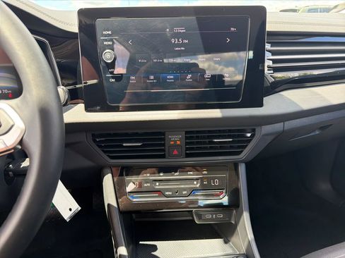 Certified 2025 Volkswagen Jetta S FWD image 14