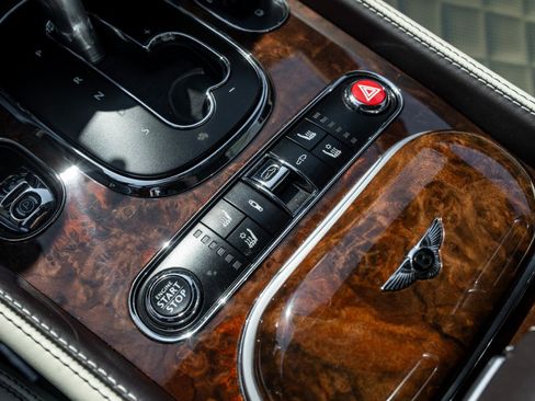 Used 2017 Bentley Continental GT image 46