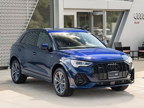 Certified 2025 Audi Q3 2.0T Premium w/ Convenience Package AWD/4WD image 2
