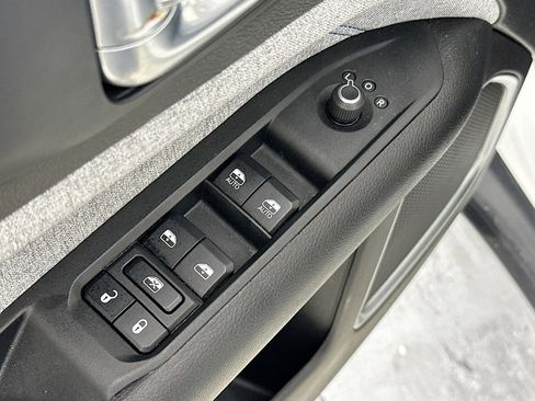 Used 2022 Jeep Compass Latitude image 17