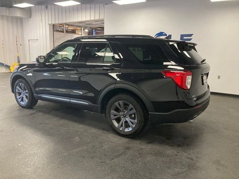 Used 2024 Ford Explorer XLT w/ Equipment Group 202A AWD/4WD image 7