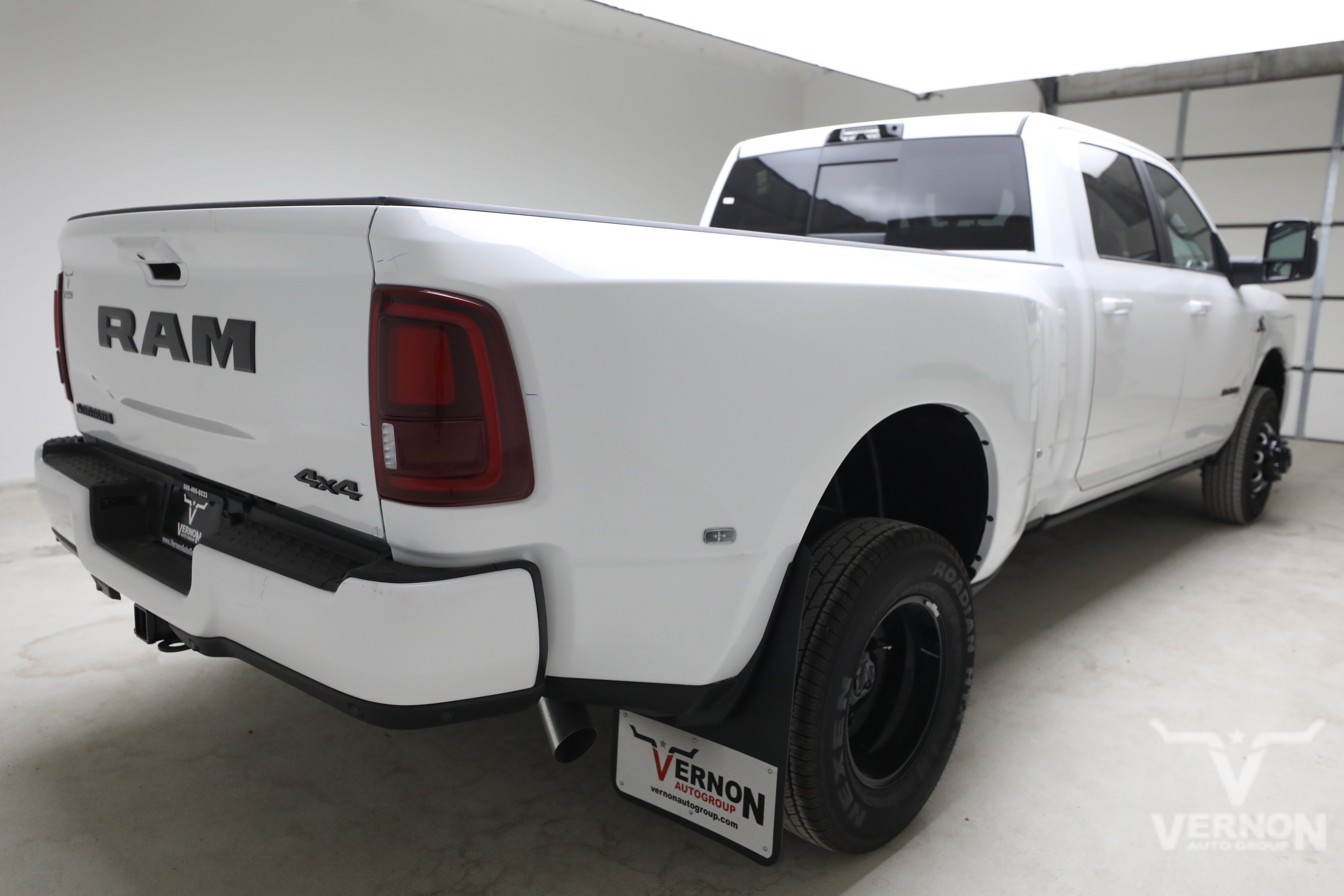 New 2026 RAM 3500 Laramie AWD/4WD image 5