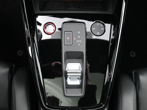 Used 2024 Audi RS 3 w/ Carbon Package AWD/4WD image 18