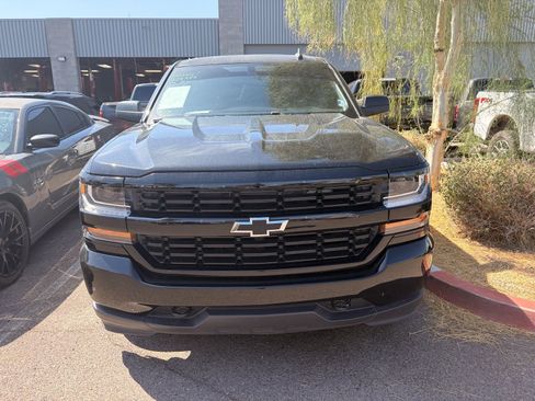 Used 2018 Chevrolet Silverado 1500 Custom w/ Custom Value Package RWD image 2