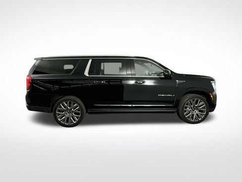 Used 2025 GMC Yukon XL Denali Ultimate AWD/4WD image 9