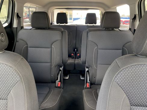 Used 2023 GMC Acadia SLE FWD image 24