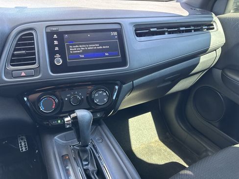 Used 2021 Honda HR-V Sport image 38