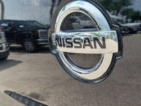 Used 2022 Nissan Titan SV w/ SV Convenience Package AWD/4WD image 12