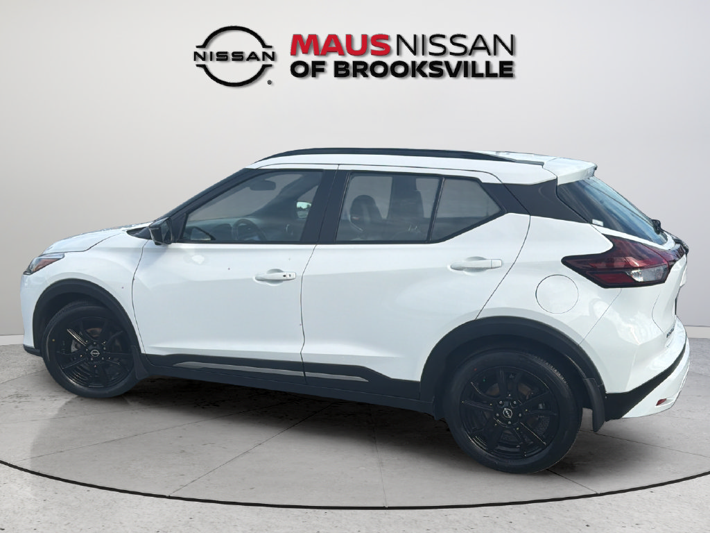 Certified 2024 Nissan Kicks SR w/ SR Premium Package FWD image 7