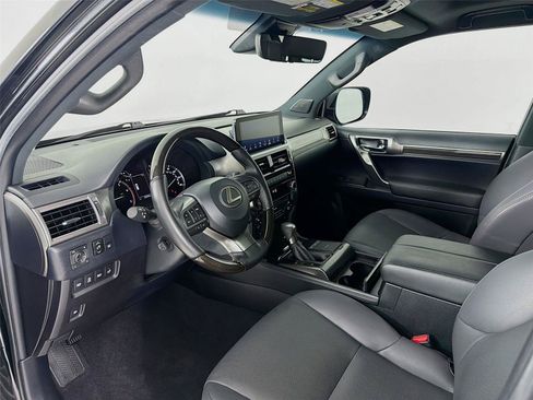Used 2022 Lexus GX 460 Premium w/ Premium Package AWD/4WD image 4