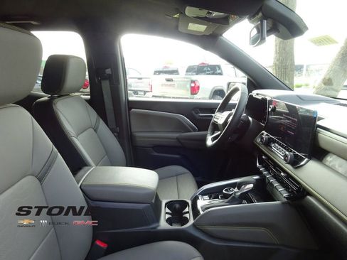 New 2026 Chevrolet Colorado ZR2 image 17