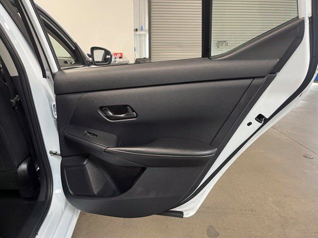 Used 2025 Nissan Sentra SV FWD image 16