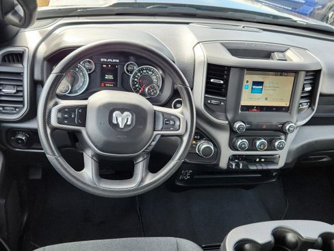 Used 2024 RAM 2500 Tradesman w/ Chrome Appearance Group AWD/4WD image 9