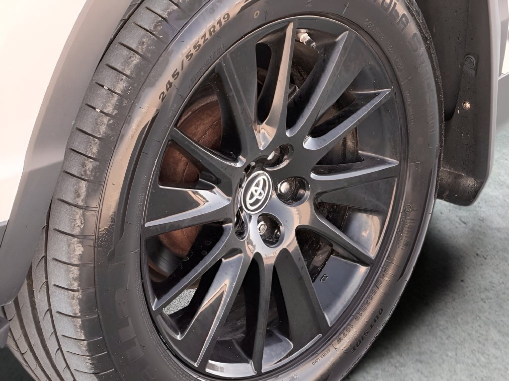 Used 2019 Toyota Highlander XLE AWD/4WD image 14