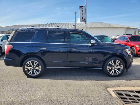 Used 2021 Ford Expedition Platinum image 2