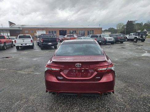 Used 2018 Toyota Camry XSE image 6