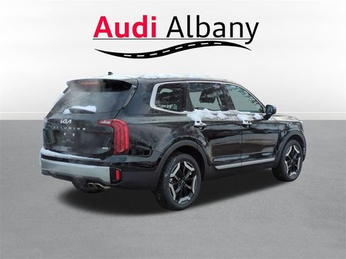 Used 2023 Kia Telluride S image 6