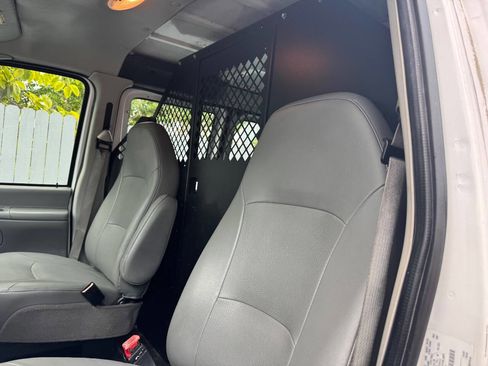 Used 2006 Ford E-250 and Econoline 250 Extended image 8