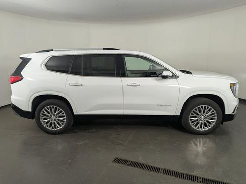 Used 2025 GMC Acadia Denali w/ LPO, Floor Liner Package image 7