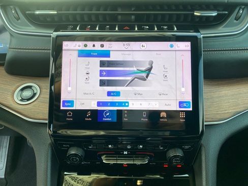 Used 2022 Jeep Grand Cherokee Summit image 11