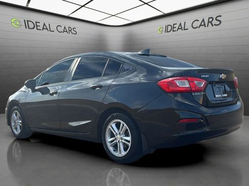 Used 2017 Chevrolet Cruze LS FWD image 7