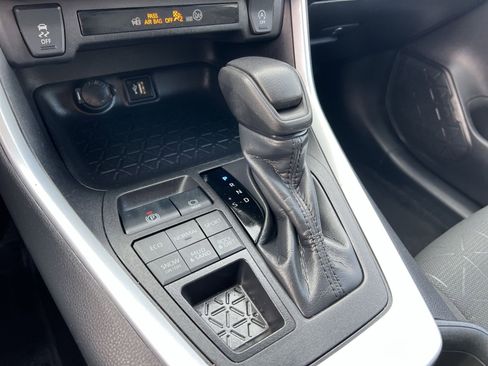 Used 2024 Toyota RAV4 XLE image 21