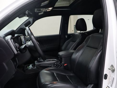 Used 2020 Toyota Tacoma TRD Off-Road w/ TRD Premium Off Road Package image 13