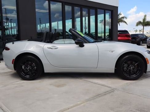 Used 2019 MAZDA MX-5 Miata Sport RWD image 22