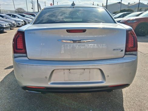 Used 2019 Chrysler 300 S w/ 300S Premium Group 2 image 5