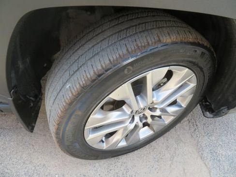 Used 2022 Toyota RAV4 XLE Premium FWD image 13
