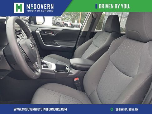 Used 2024 Toyota RAV4 XLE w/ Convenience Package AWD/4WD image 16