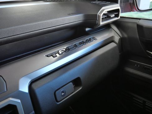 Used 2024 Toyota Tacoma TRD Off-Road image 33