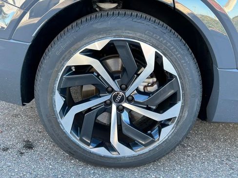 Certified 2024 Audi Q8 e-tron Premium Plus w/ Premium Plus Package image 63