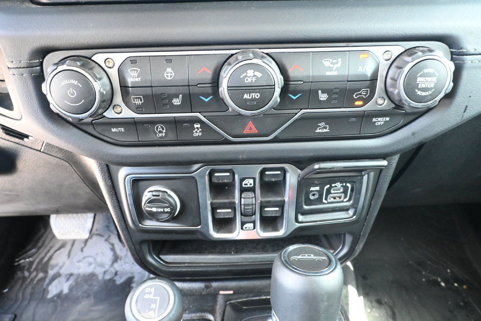 Used 2026 Jeep Gladiator Sport AWD/4WD image 19