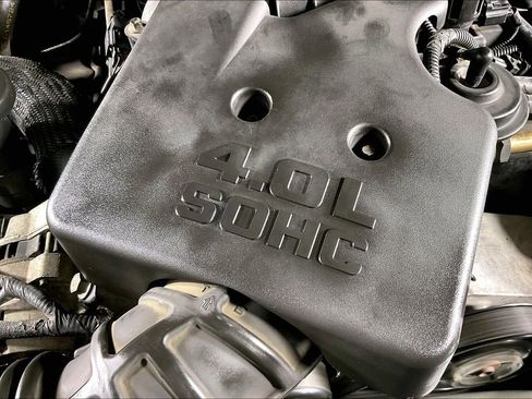 Used 2005 Ford Explorer Sport Trac XLS image 37