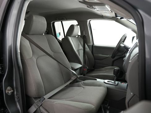 Used 2021 Nissan Frontier SV w/ Midnight Edition Floor Mats image 47