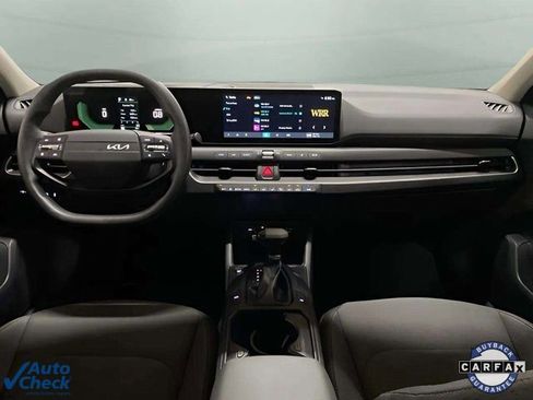 Used 2025 Kia K4 LX image 11
